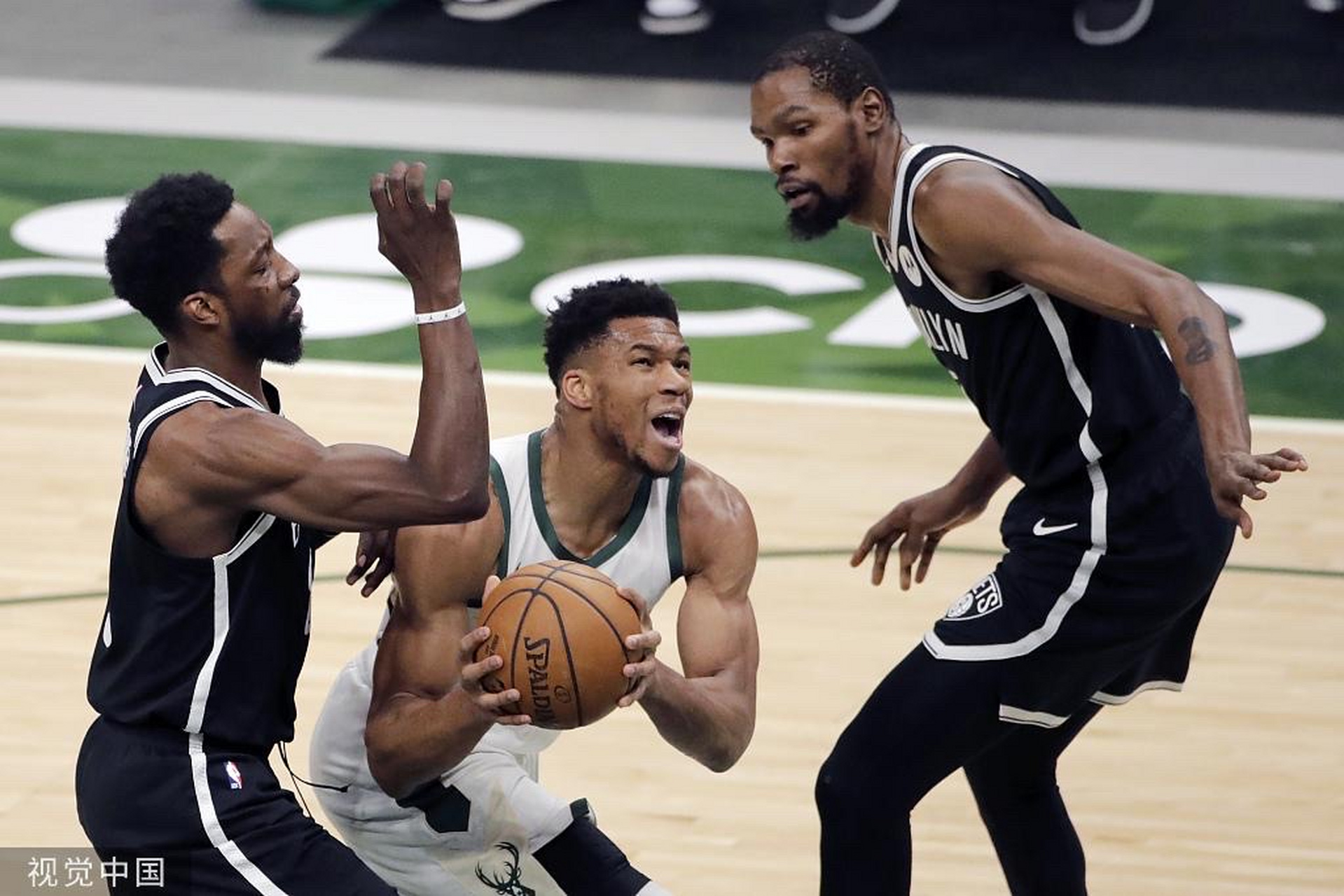 密尔沃基雄鹿内部会议纪要流出——关键时刻强势反弹，NBA季后赛使命明确，控场能力受关注的简单介绍-英雄联盟S15全球赛